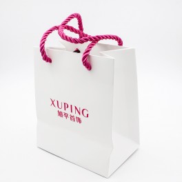 Фирменный подарочный пакет Xuping 12х14х8 см Фирменный подарочный пакет Xuping 12х14х8 см