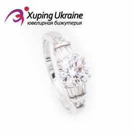Кольцо родиум "Кругл. камень(прямоуг./мелк. по бокам) Кольцо родиум "Кругл. камень(прямоуг./мелк. по бокам)