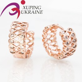 Серьги позолота Широкое полукольцо с поперечными 8ми (+6 маленьких камней) Серьги позолота Широкое полукольцо с поперечными 8ми (+6 маленьких камней)